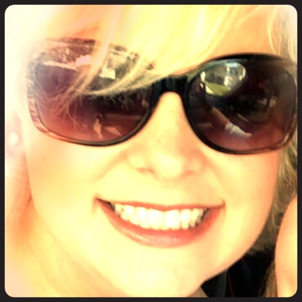 Meet your Posher, Elexis